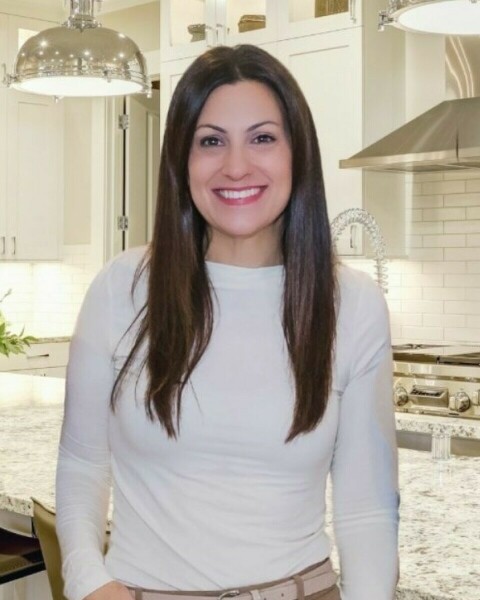 Holly Connors - Broker in Arlington Heights, IL