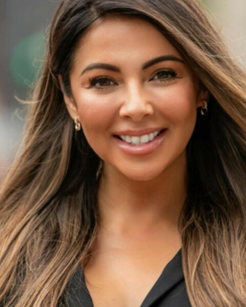 Lisa Reyes - Broker in Highland, IN