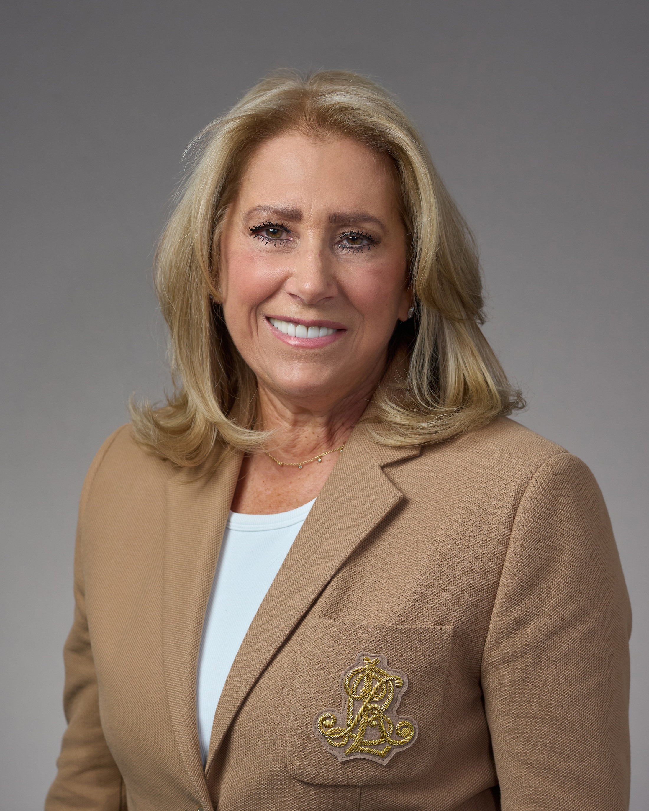Mary Ann Caracciolo - Licensed Real Estate Salesperson in Roslyn, NY