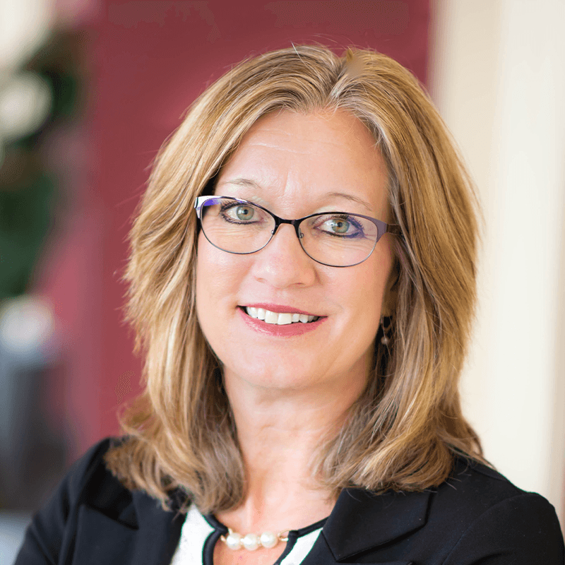 Julie Fabrizius - Sales Associate in Sycamore, IL