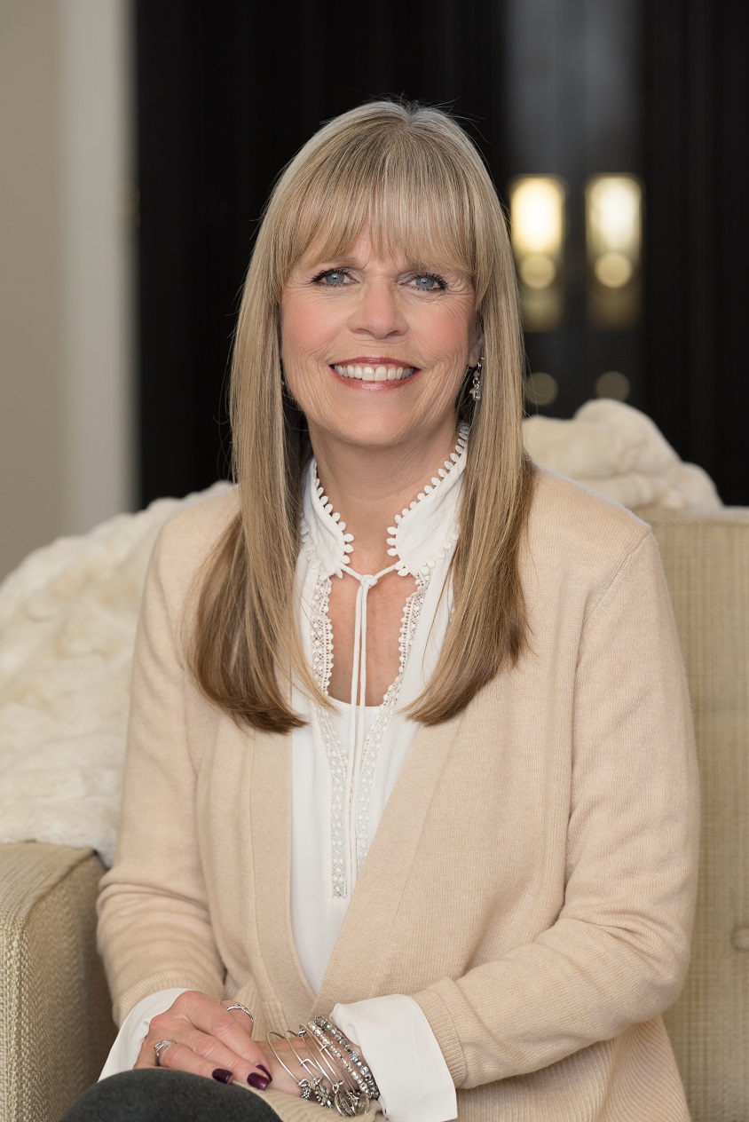 Cindy Heckelsberg - Sales Associate in Oswego, IL