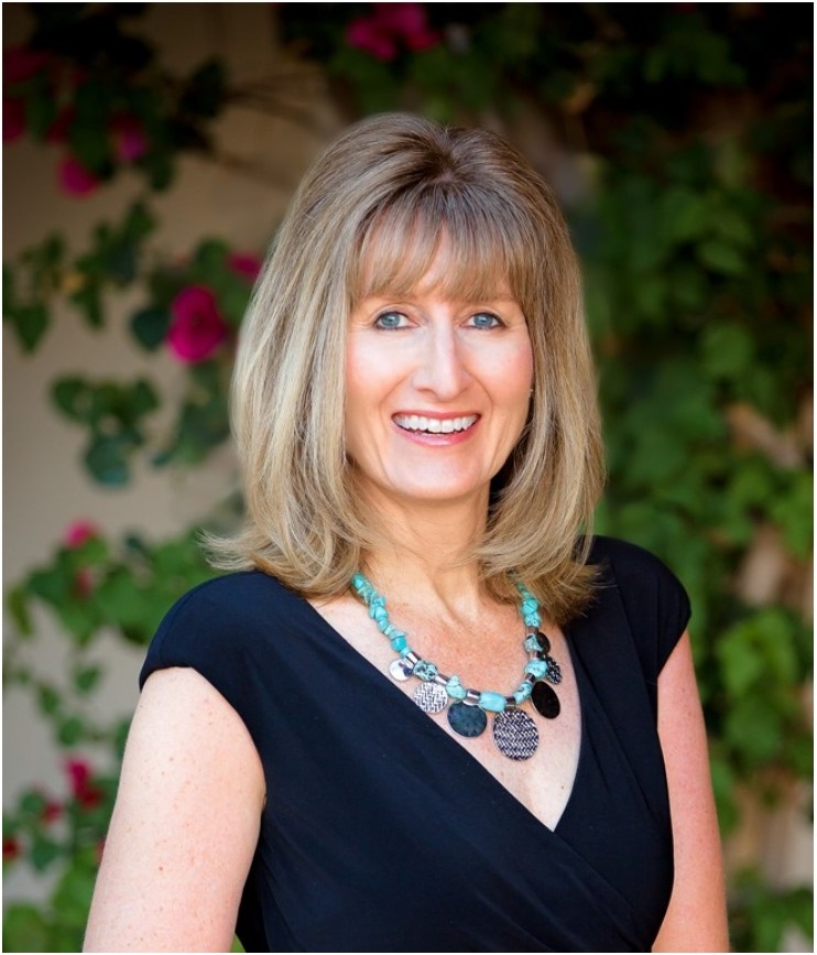 Julie Davis - Sales Associate in Scottsdale, AZ