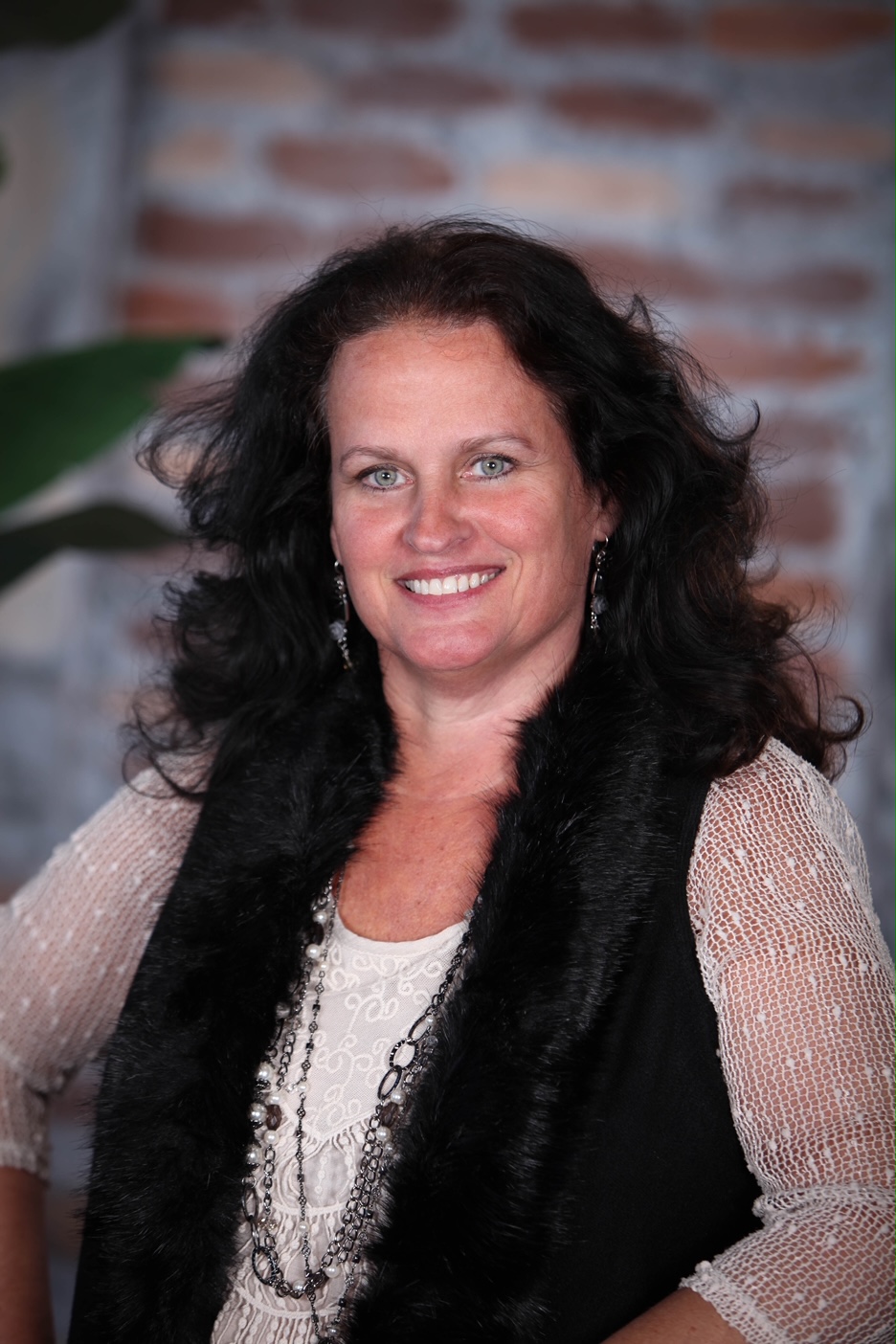 Theresa Poundstone - Sales Associate in Ottawa, IL
