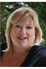 Kelly D'Ambrosio - Salesperson in Allendale, NJ