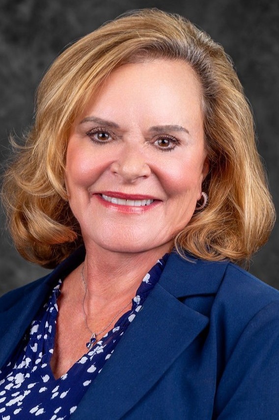 Donna Schenek - Sales Associate in Green Valley, AZ