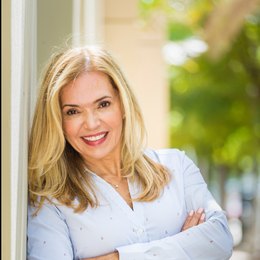 Juliana Perez - Real Estate Consultant in Coral Gables, FL
