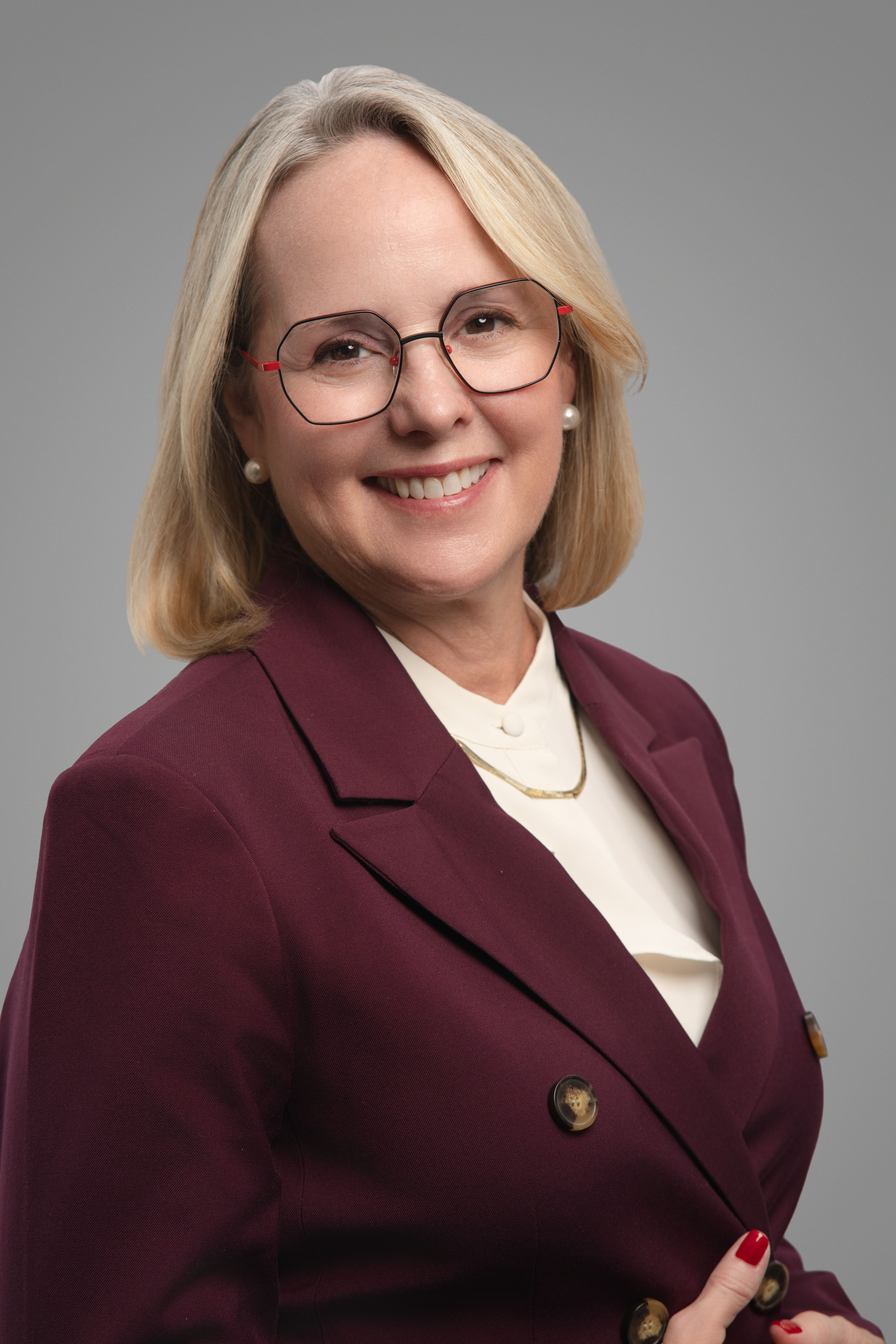 Irene Curry - Salesperson in Leesburg, VA