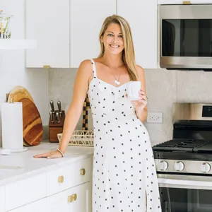 Laura Mitrick - Licensed Real Estate Broker in Chicago, IL