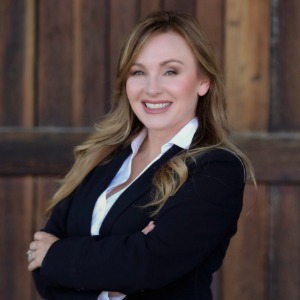 Kimberly Macias - Realtor in Hollister, CA