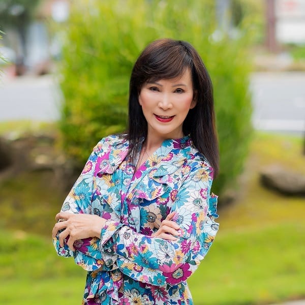 Elina Lee in Saratoga, CA