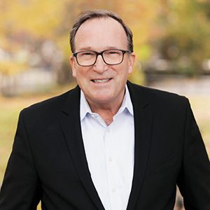 Bruce Robertson - Licensed Associate Real Estate Broker in Newyorkcity
