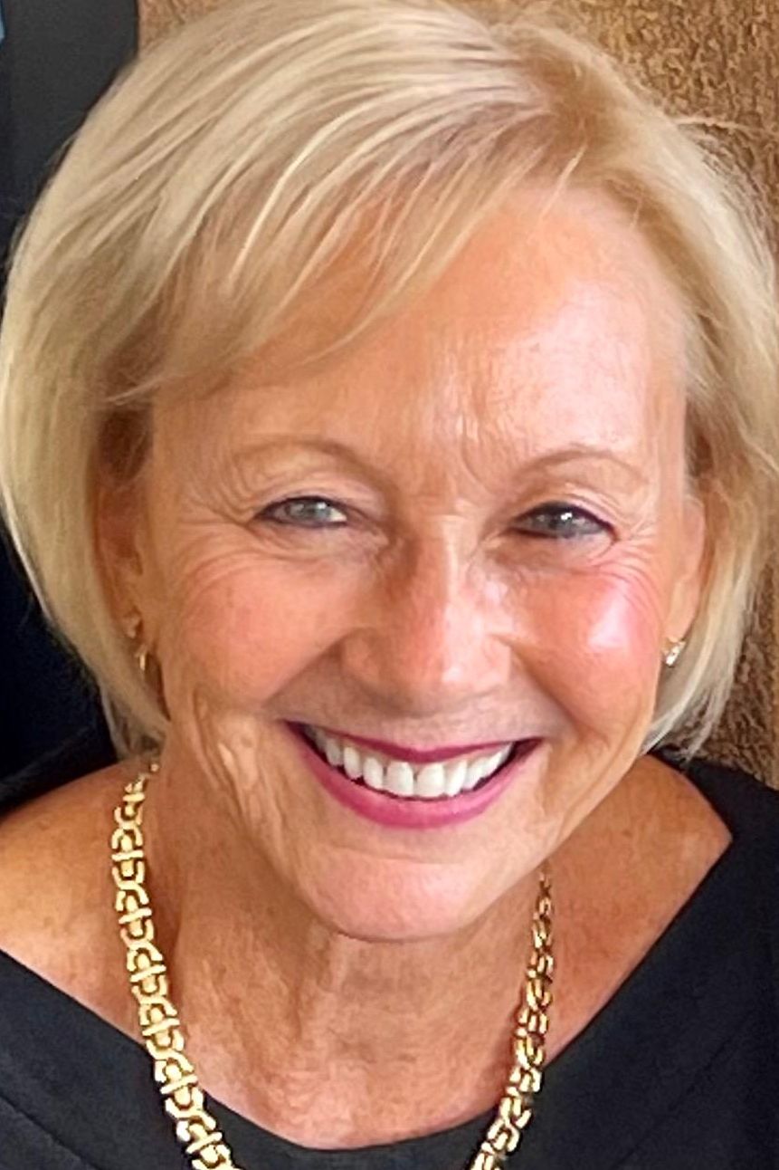 Linda Krikorian - Broker in Vista, CA
