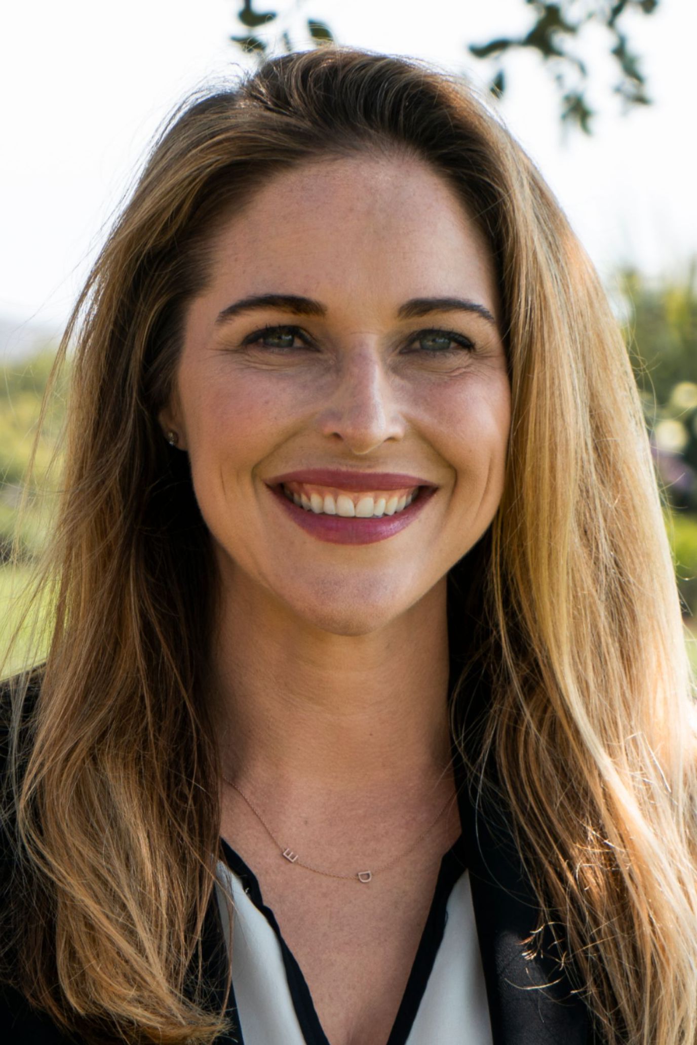 Jessica Mclernon - Sales Associate in Beverly Hills, CA