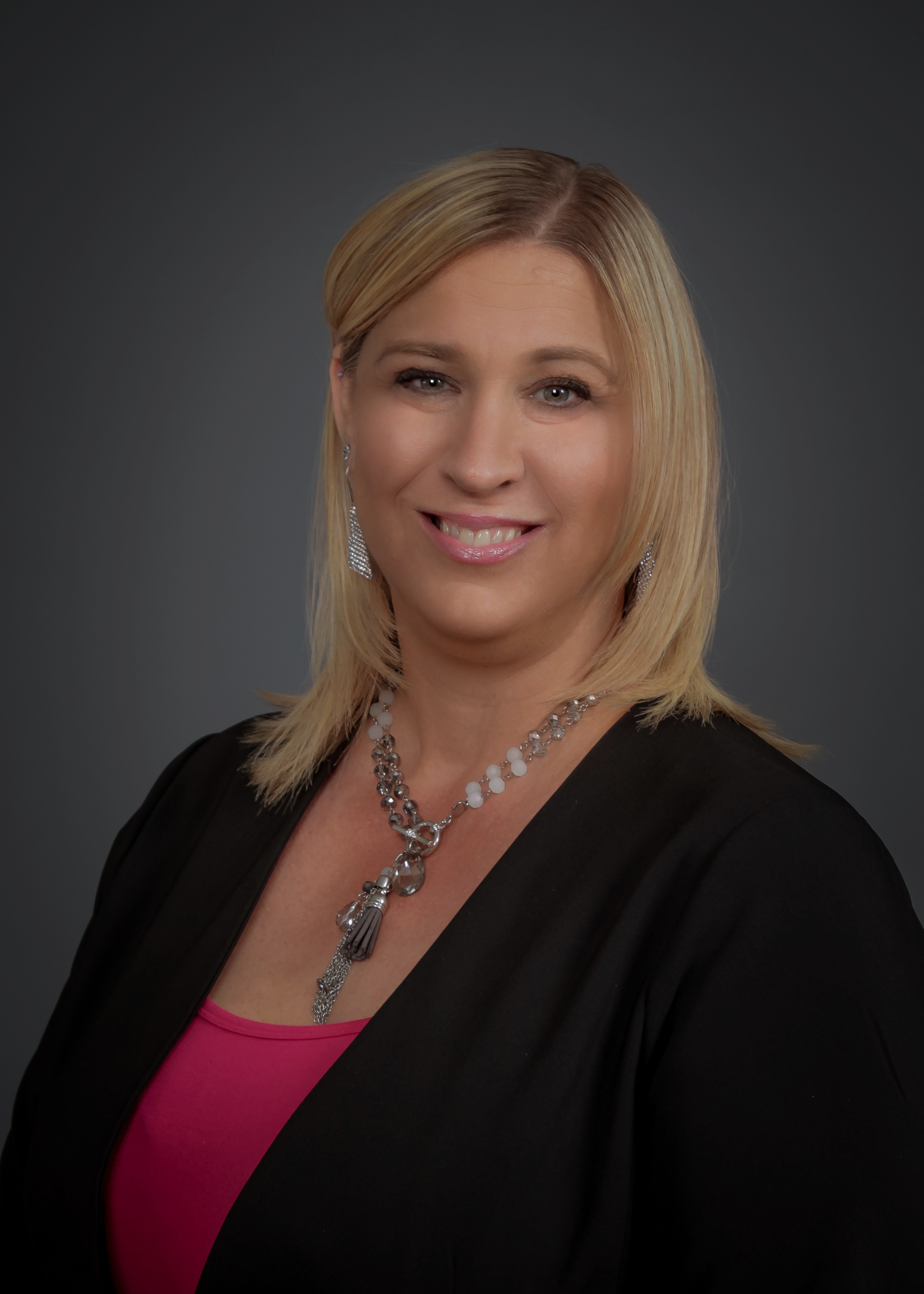 Karie Lewis - Real Estate Salesperson in Patterson, CA