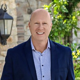 Erik Sellfors Listing Agent/Broker Re/Max Simi Valley - Broker/Owner in Simi Valley, CA