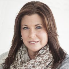 Beth Hall  - Associate in CA