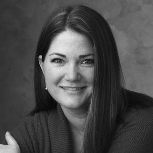 Elizabeth Dudek - Licensed Real Estate Broker in Chicago
