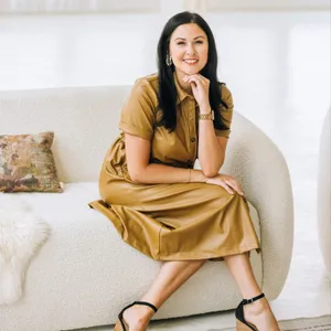 Dana Oliff - Licensed Real Estate Broker in Chicago, IL