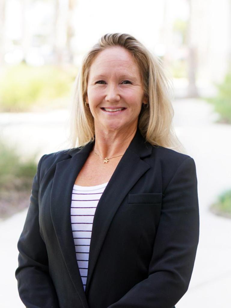 Amanda Arnold - Sales Associate in Titusville, FL