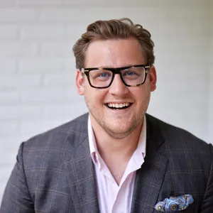 Evan Smeenge - Licensed Real Estate Broker in Chicago, IL