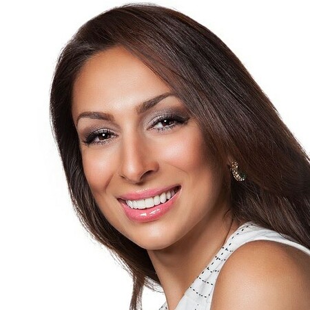 Velta Moore - Realtor in VA