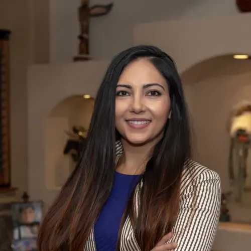 Naghmeh Majdi - Dentist in Suwanee, GA