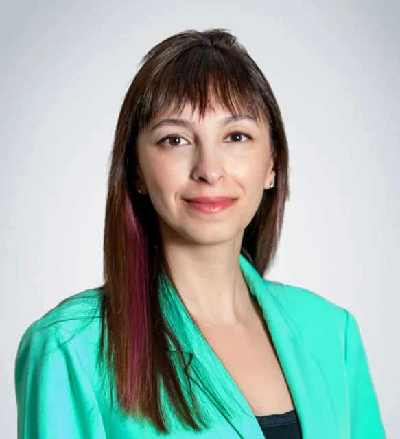 Nasim Nikoumanesh - Optometrist in Chicago, IL