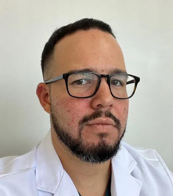 Carlos J Samada - Podiatrist in Miami, FL