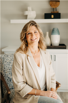 Pam Artmann - Broker Associate in Elk River, MN