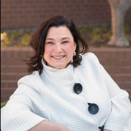 Laurie Mensing - Agent in McLean, VA