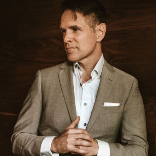 Erik Brown - Agent in CA