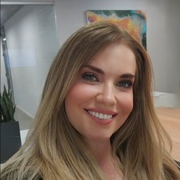 Cindy De La Garza - Broker/Owner in Dallas, TX