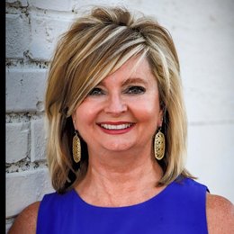 Cindy Soltis - Broker Associate in Durant, OK