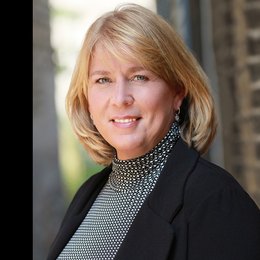 Dana Dombrowski - Agent in Mchenry, IL