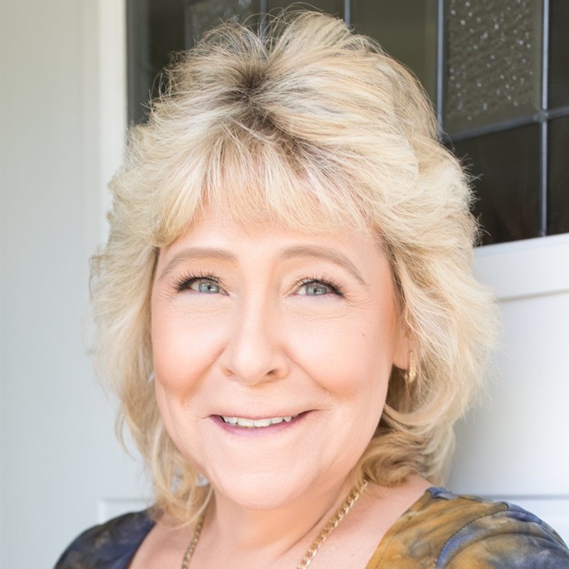 Tina Dubois - GRI, CDPE in Norfolk, VA