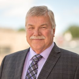 Douglas Yegge - Broker in De Witt, IA