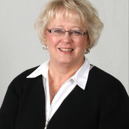 Donna M Hudson - Broker/Owner in Pocahontas, IA