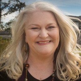 Dorothy Roberts - Buyer'S Agent