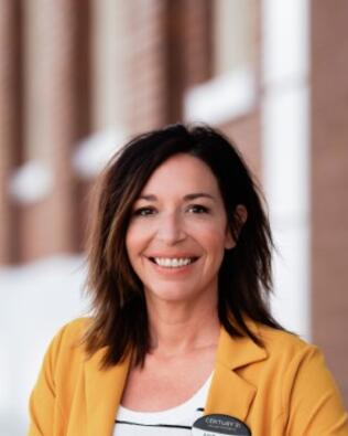 Lindsey Egner - Designated Managing Broker in Columbia, IL