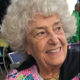 Madlyn Fafard - Broker/Owner in Ashland, MA