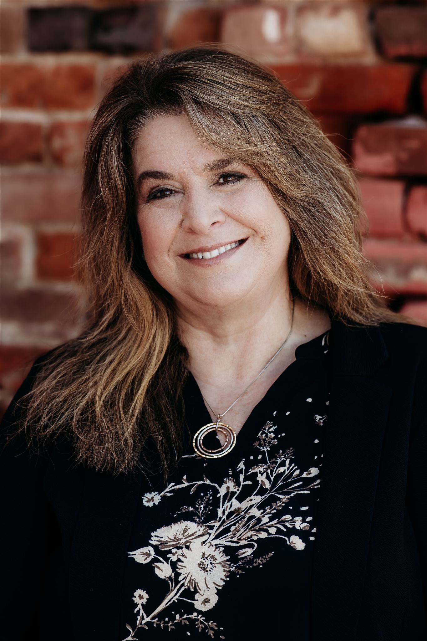 Julie Gooch - Broker Associate in Belle Plaine, KS