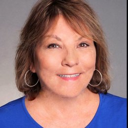Gena Isaacson - Broker/Owner in Oceano, CA