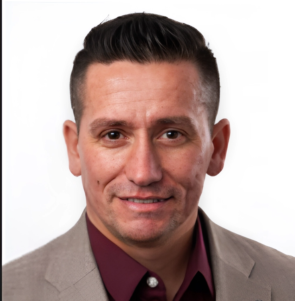 Luis Velez - Realtor in Evansville, IN