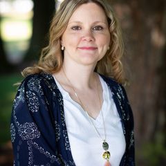 Megan L Ocampo - Real Estate Broker in Poulsbo, WA