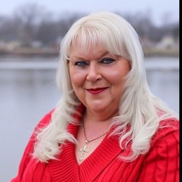 Penny O'Neill - Broker/Owner in Hobart, IN