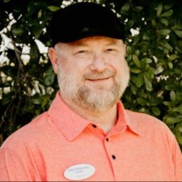 Michael D Robinson - Agent in Crestview, FL