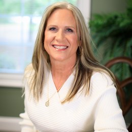 Judy Moss - Broker/Owner in Dawsonville, GA