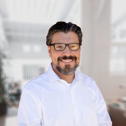 Roberto Quiros - Agent in Columbia, MO
