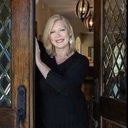 Shanon Tully - Broker in Downers Grove, IL