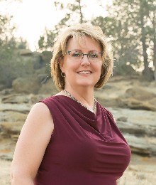Tonya Jester - Broker/Owner in Yreka, CA
